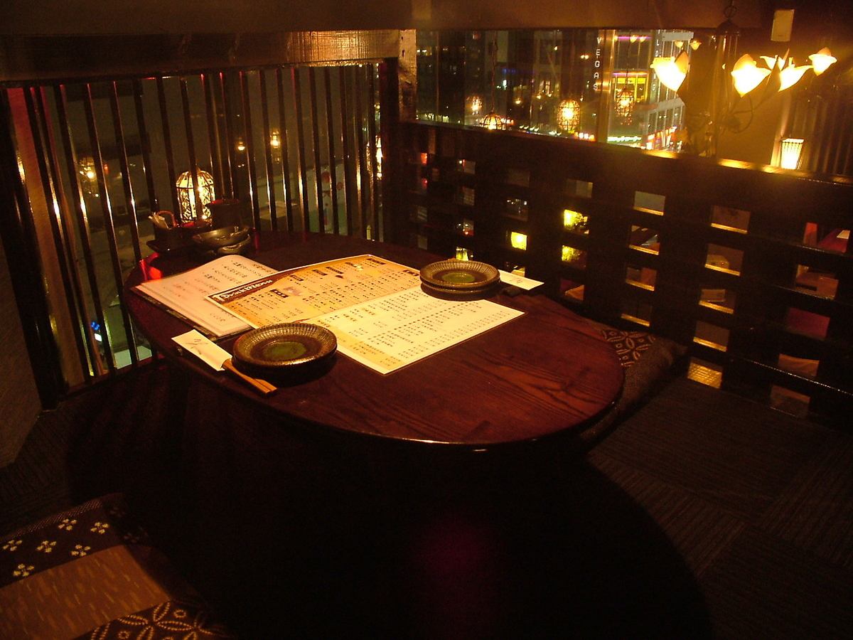 A private room where you can enjoy the time of two... Enjoy delicious food and sake...