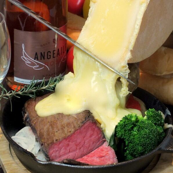 平日180分飲み放題&ラクレットチーズ付き女子会コース3980円～！
