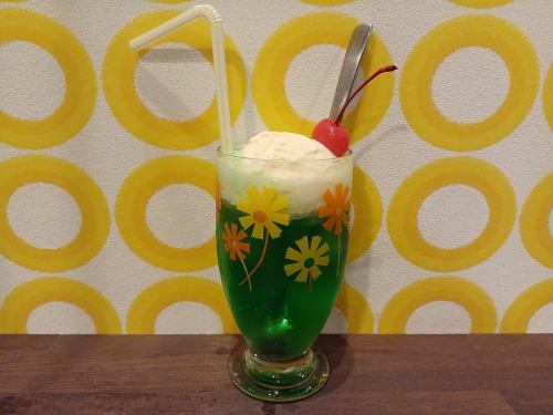 昭和喫茶を思い出す！『クリームソーダ』