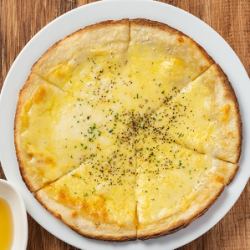 Cheese pizza (Hokkaido raclette)