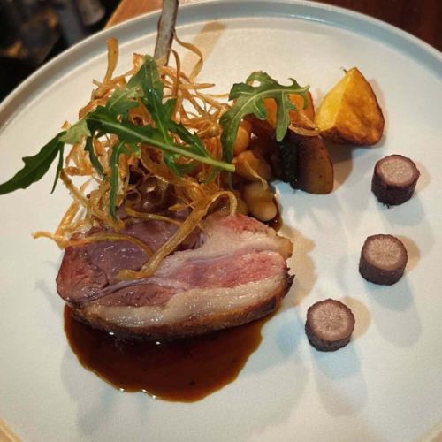 【週末座位狀況】
21日(週五)晚宴/私人
22(週六)午餐/◯ 晚餐/△
23日(週日)午餐/△ 晚餐/◯
24(週一)午餐/◯ 晚餐/◯
25日(週二)門市關閉
隨著年底臨近,12 月的預訂越來越滿了,尤其是週末。
如果您能盡快與我聯繫,我將不勝感激。
我們期待您的預訂,來品嚐禦節料理吧✨☺️
#BistroKashi #BistroKashi #BistroKashi #橫濱法語 #主廚精選課程 #天然葡萄酒 #葡萄酒搭配