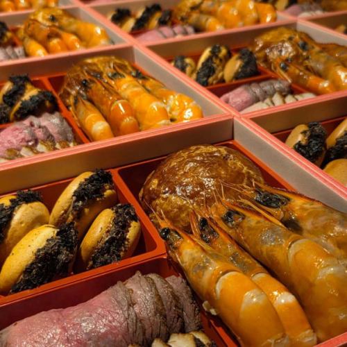 【謹賀新年🎍2026】
本年もどうぞよろしくお願い致します🙂‍↕️✨

当店のお節で新年を迎えて下さったお客様、本当にありがとうございました✨
お楽しみいただけてたら幸いです☺️
またお越しになった際など、ぜひ感想をお聞かせ下さいね😆🙌

1月は7日(水)のランチ貸切よりスタート。
通常営業は8日(木)からとなります。
カレンダーは後日up致します🙏