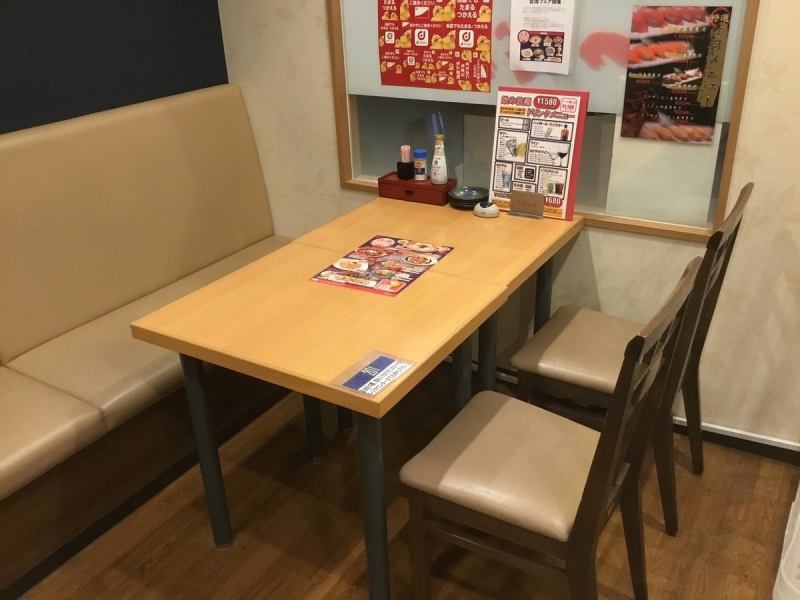 【最大12名様】テーブル席もあり！様々な席をご用意しておりますので幅広いシーンでご利用頂けます。