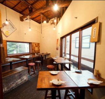 Fashionable Izakaya like a cafe ☆ It is a comfortable feeling because it is handmade interior decoration.Stool cloth is also different one by one, sticking to playful spaces, please have fun drinking time.