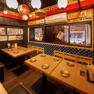 優しく灯る間接照明が和モダンな雰囲気を演出してくれます！飲み会や女子会、合コンにもおすすめですのでぜひご利用ください！団体様向けのお席もご用意しております！貸切・ご予算・ご人数のご相談もお気軽にお問い合わせください！当日のご予約もOK♪少人数様～団体様まで、柔軟に対応させていただきます！