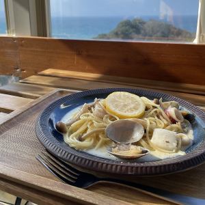 Seafood lemon cream pasta