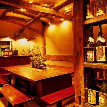 Table seating where you can enjoy even a small number of 1F.Or Kashiki' the Okkina table, also a couple use there is also a private room for up to ◎ 10 ~ 12 people!