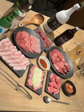 食べ放題【土・日・祝限定】黒毛和牛を堪能！自慢のカルビや肉質にもこだわったホルモンも◎