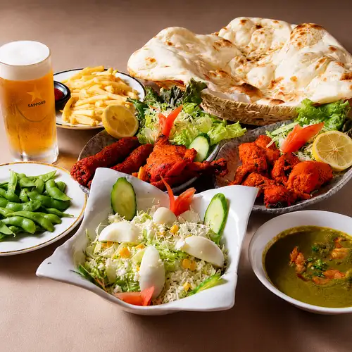 シーンに合わせて選べる本格インド・ネパール料理コース