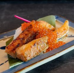 鮭ハラスのいくらのせ