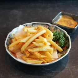 フライドポテト魚粉マヨディップ