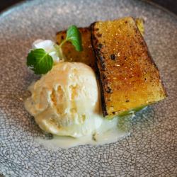 炭焼き紅芋のバニラアイス添え