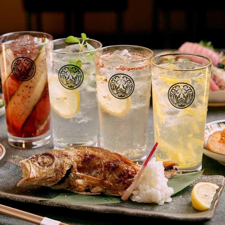 毎日14時から営業中!オリジナルサワー・ジンをご用意。