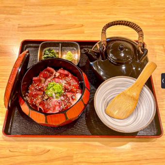 日本牛肉通骨和鮭魚子三吃三吃