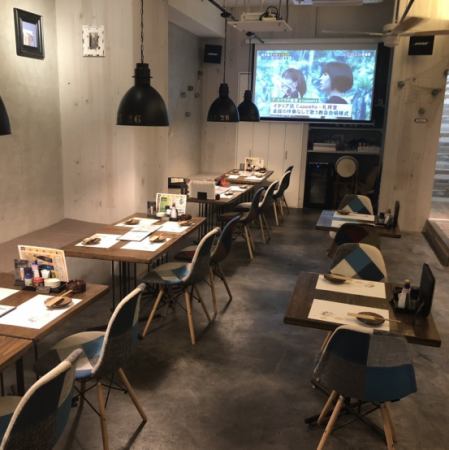 Warm and stylish atmosphere ♪ Charter is OK for up to 60 people! There is a huge screen, so it is perfect for parties such as WD secondary party and welcome and farewell party ♪ Please consult!