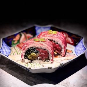 和牛サーロイン肉たく巻き寿司3貫