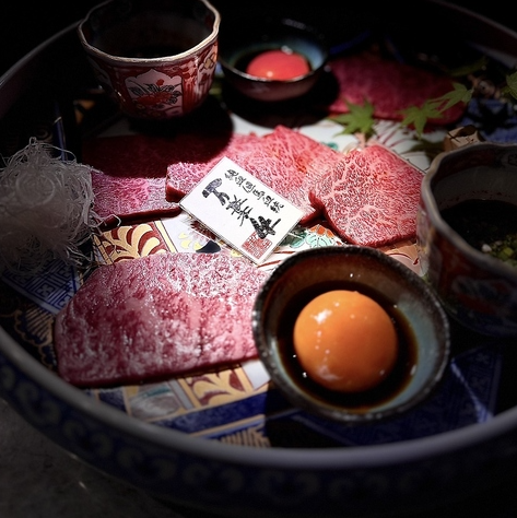 Enjoy a relaxing yakiniku dinner in a sophisticated setting.