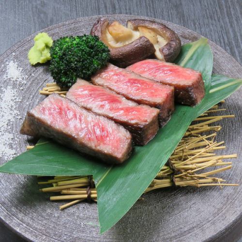 Japanese black beef steak (100g / 50g)