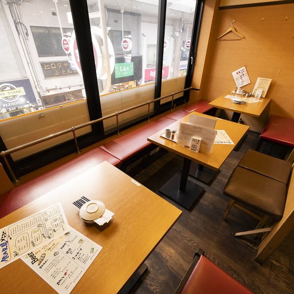 ★★おタバコ吸えます！★★喫煙可能！半個室多数ご用意！！2名様-4名席のテーブル、8名様-10名様のテーブルと各テーブル毎に仕切をしております！十三でのお仕事帰りの飲み会/女子会/宴会/貸切に最適なお店です！（十三/焼き鳥/半個室/飲み放題）