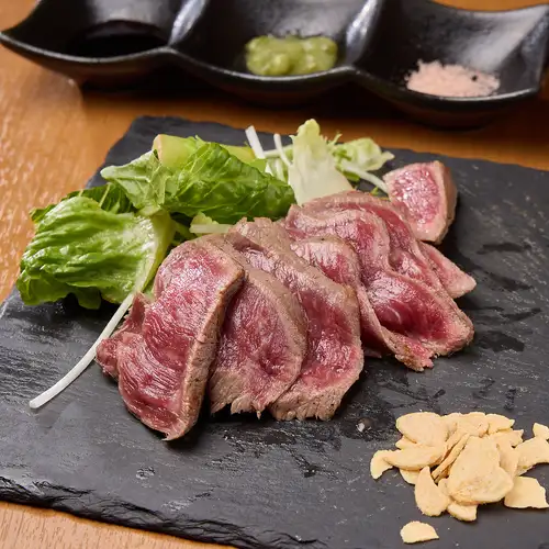 牛たたき等一品料理充実！