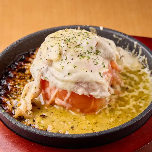 ジュージュー弾ける旨味！当店自慢の熱々「鉄板料理」
