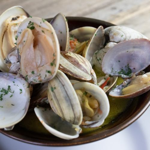 Steamed clams and clams with butter