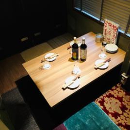 [2F] A private room on the second floor that can be used by up to four people.Perfect for dates ♪ Please relax in a private space.