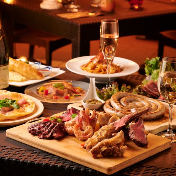 休闲餐饮酒吧，提供各种特色厨师制作的菜肴，如肉类菜肴和小吃。