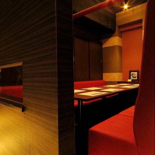 <p>The interior of the store has a calm, adult atmosphere.Once you&#39;ve passed through the long corridor and sat down, the feast of brand-name chicken and seasonal vegetables begins...</p>