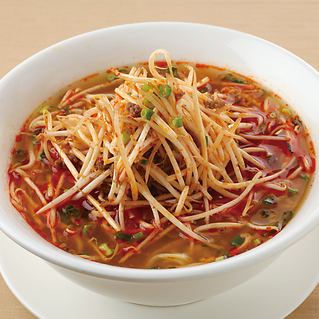 Red vinegar bean sprout ramen with garlic