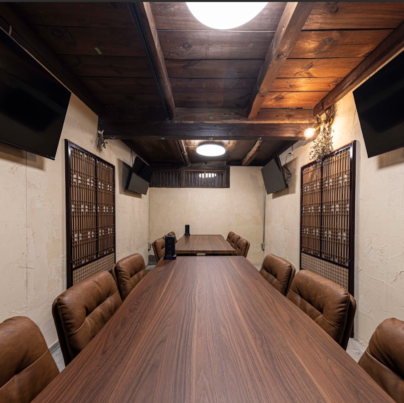 12名様までお座りいただける完全個室をご用意しております♪