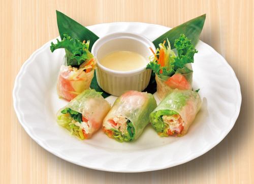 海老と蒸し鶏の生春巻き