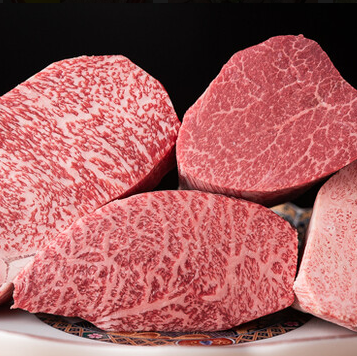 食材の持ち味を生かした『熟成肉』