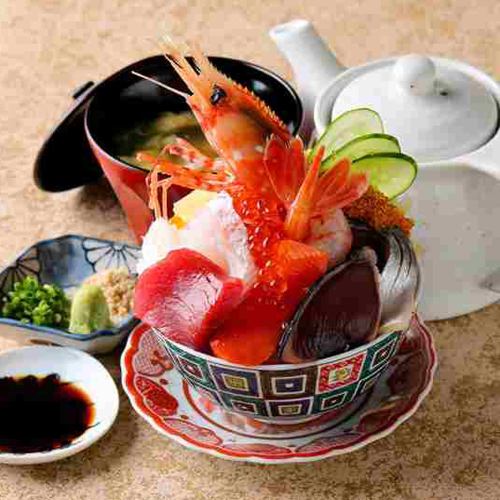 海の恵み海鮮丼(味噌汁・茶出汁付き）