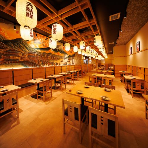 当店では貸切対応が可能で、大人数の宴会やパーティーに最適な空間をご提供します。広々とした店内で、焼きたての串焼きや多彩な逸品料理を囲みながら、気兼ねなく楽しいひとときをお過ごしいただけます。会社の歓送迎会や打ち上げ、同窓会など、様々なシーンでご利用いただけます