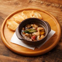 エビとタコのアヒージョ