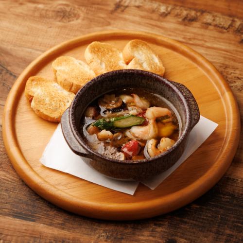 エビとタコのアヒージョ