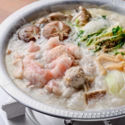 사부로 다케 찬코 냄비 (닭 백탕 소금, 돼지 뼈 된장, 매운 김치) 각종