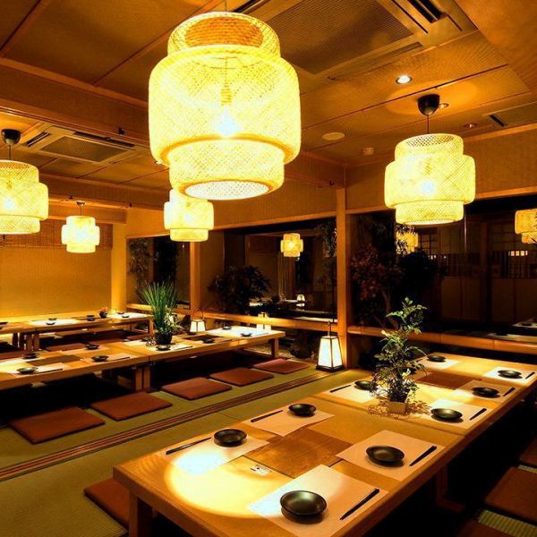 A good location 3 minutes on foot from Kokura Station! The spacious store with a total seating capacity of 174 seats can accommodate up to 100 people in a private room! Ideal for dates, anniversaries, entertainment, etc. Private space.It is a dug-up seat where you can relax and relax.