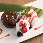 Chocolate fondant and Amaou strawberry ice cream