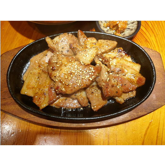 【自家製タレ】◆ヤンニョムカルビ◆野菜と果物の甘みが溶け込んだ秘伝のタレで漬け込んだ極上の味♪