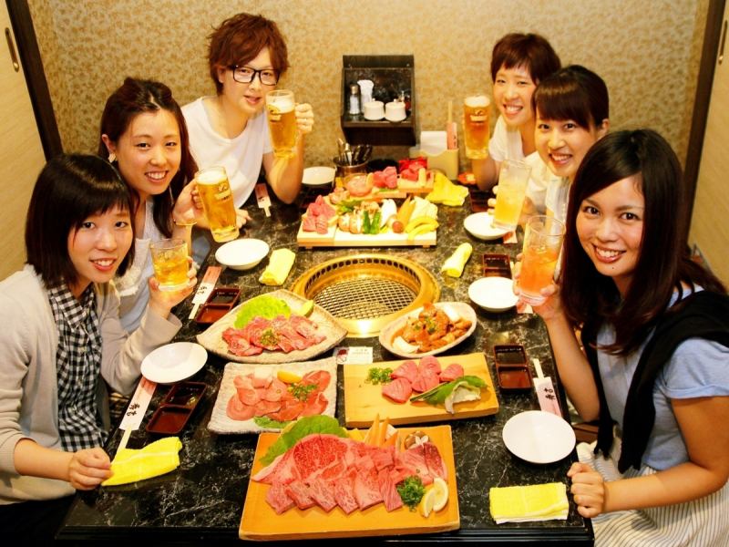 You can have a great time at a girls' get-together in a private room♪ We have a variety of private rooms of different sizes to choose from.There is parking for 35 cars, so it's easy to get together.