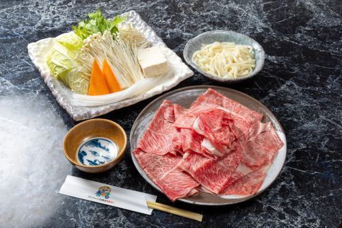 Enjoy domestic beef shabu-shabu and sukiyaki with your family or friends!