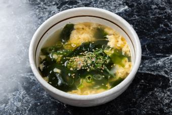 Egg and seaweed soup