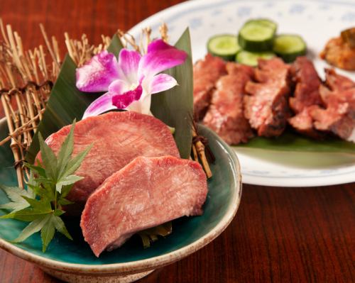 <p>少人数のグループや中規模の集まりにも最適な店内には様々なタイプのお席をご用意しております！お勤め先でのご宴会やご友人との飲み会、女子会や合コン、接待など様々なシーンに最適です◎</p>