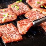 自慢のサムギョプサルをお楽しみください
