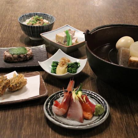 享用真正的鮪魚、特製關東煮和時令蔬菜的生魚片拼盤！4,500日元，7道菜品90分鐘無限暢飲