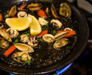 イカ墨パエリア