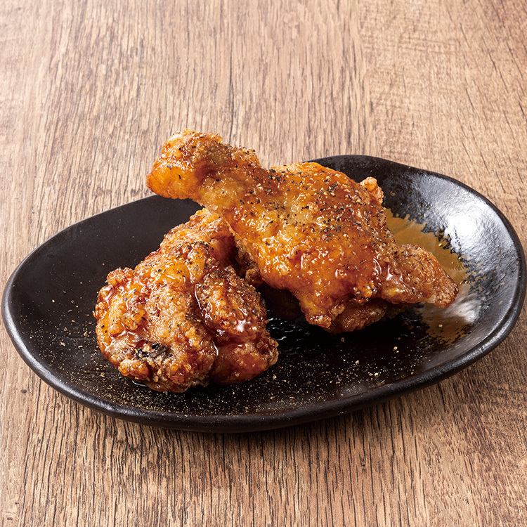 Domestic chicken wings with delicious spicy sauce (2 pieces)