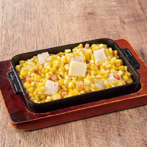 Hot plate! Corn and rice cake grilled with butter and soy sauce